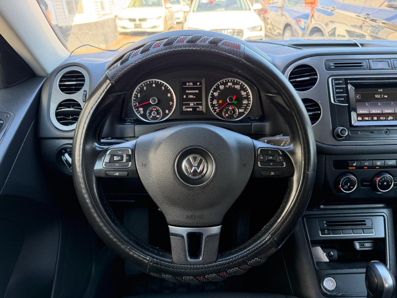 Volkswagen Tiguan S 4Motion AWD 2016