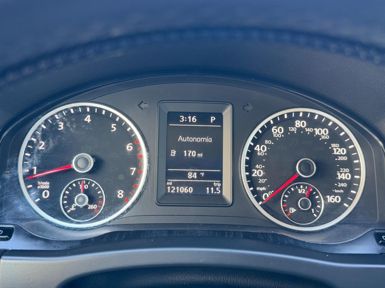 Volkswagen Tiguan S 4Motion AWD 2016