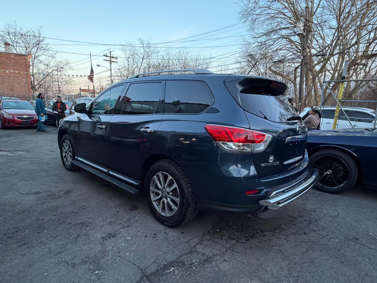 Nissan Pathfinder SV 4WD 2014