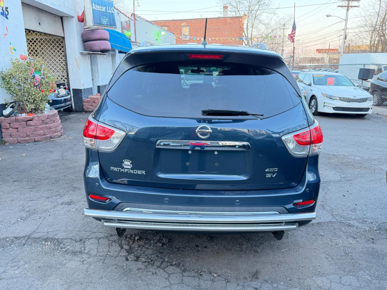 Nissan Pathfinder SV 4WD 2014