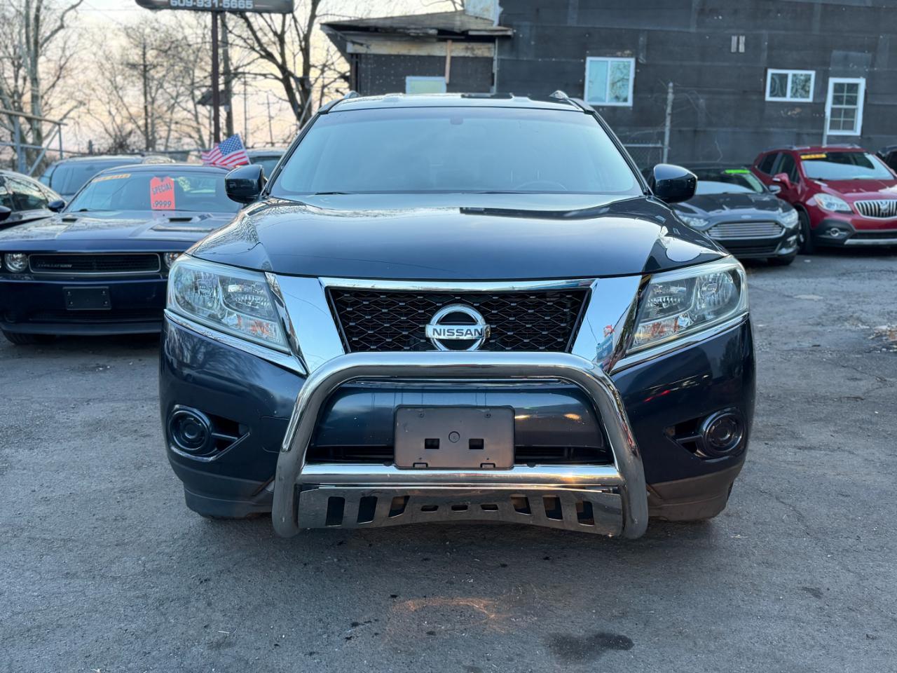 Nissan Pathfinder SV 4WD 2014