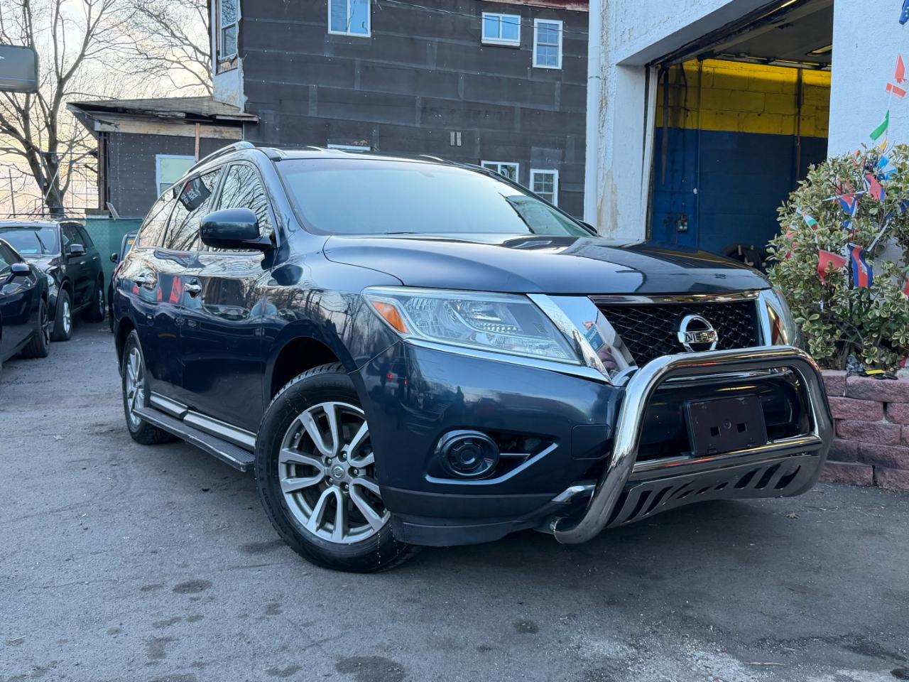 Nissan Pathfinder SV 4WD 2014