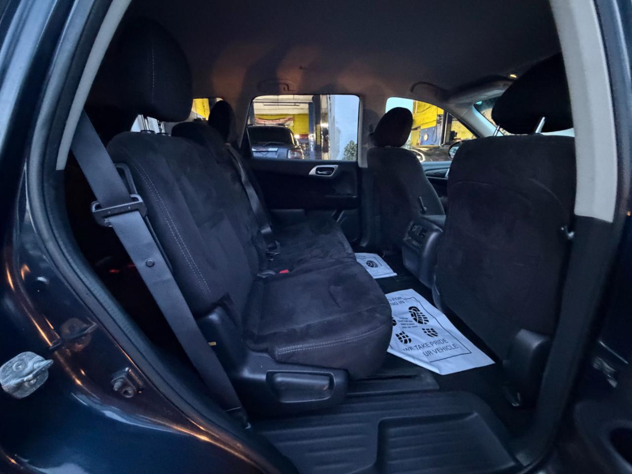 Nissan Pathfinder SV 4WD 2014