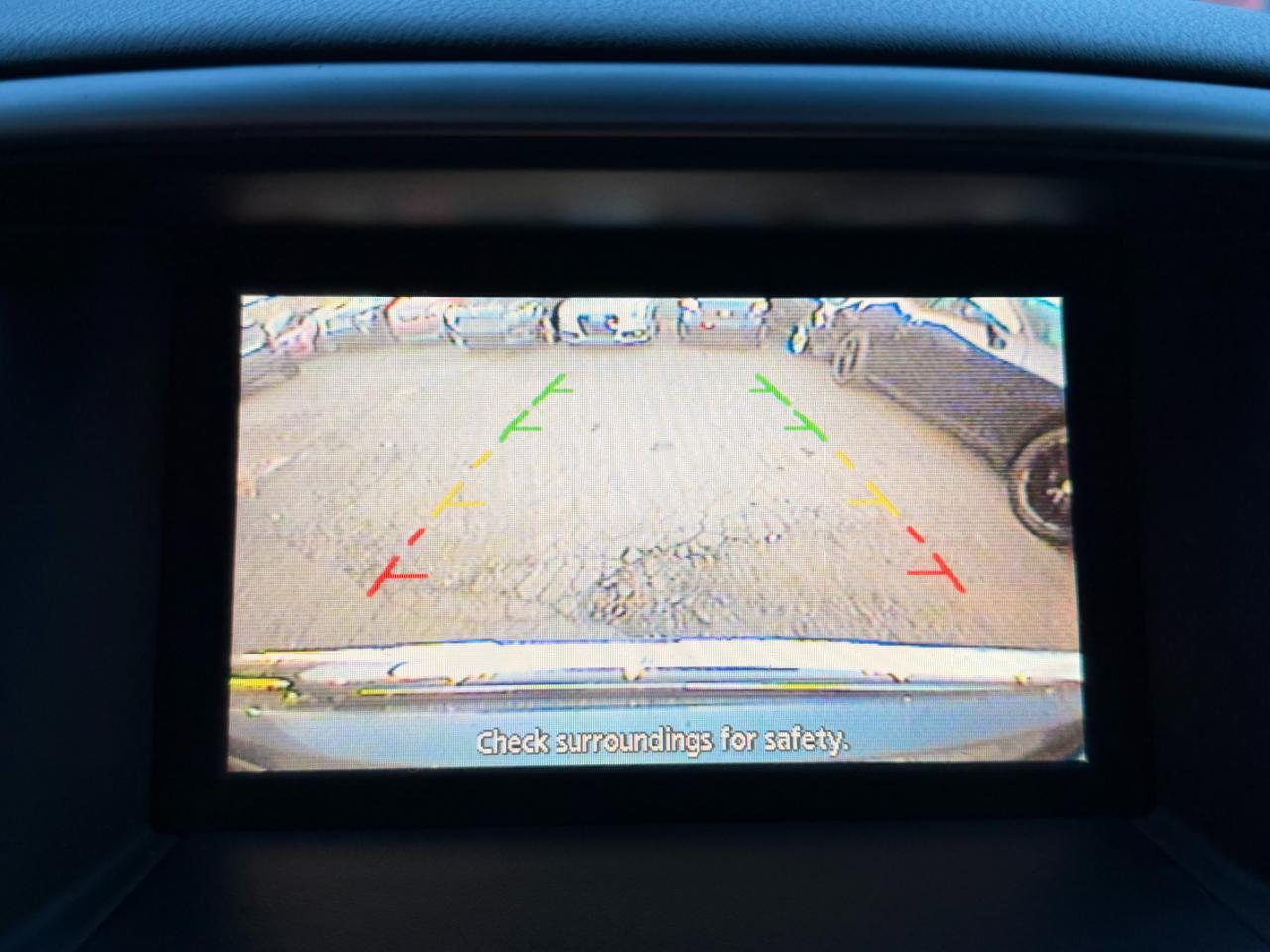 Nissan Pathfinder SV 4WD 2014