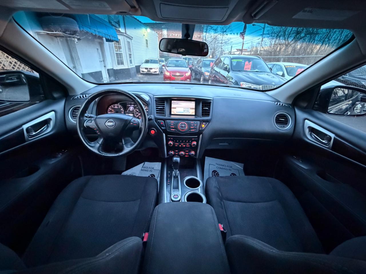 Nissan Pathfinder SV 4WD 2014