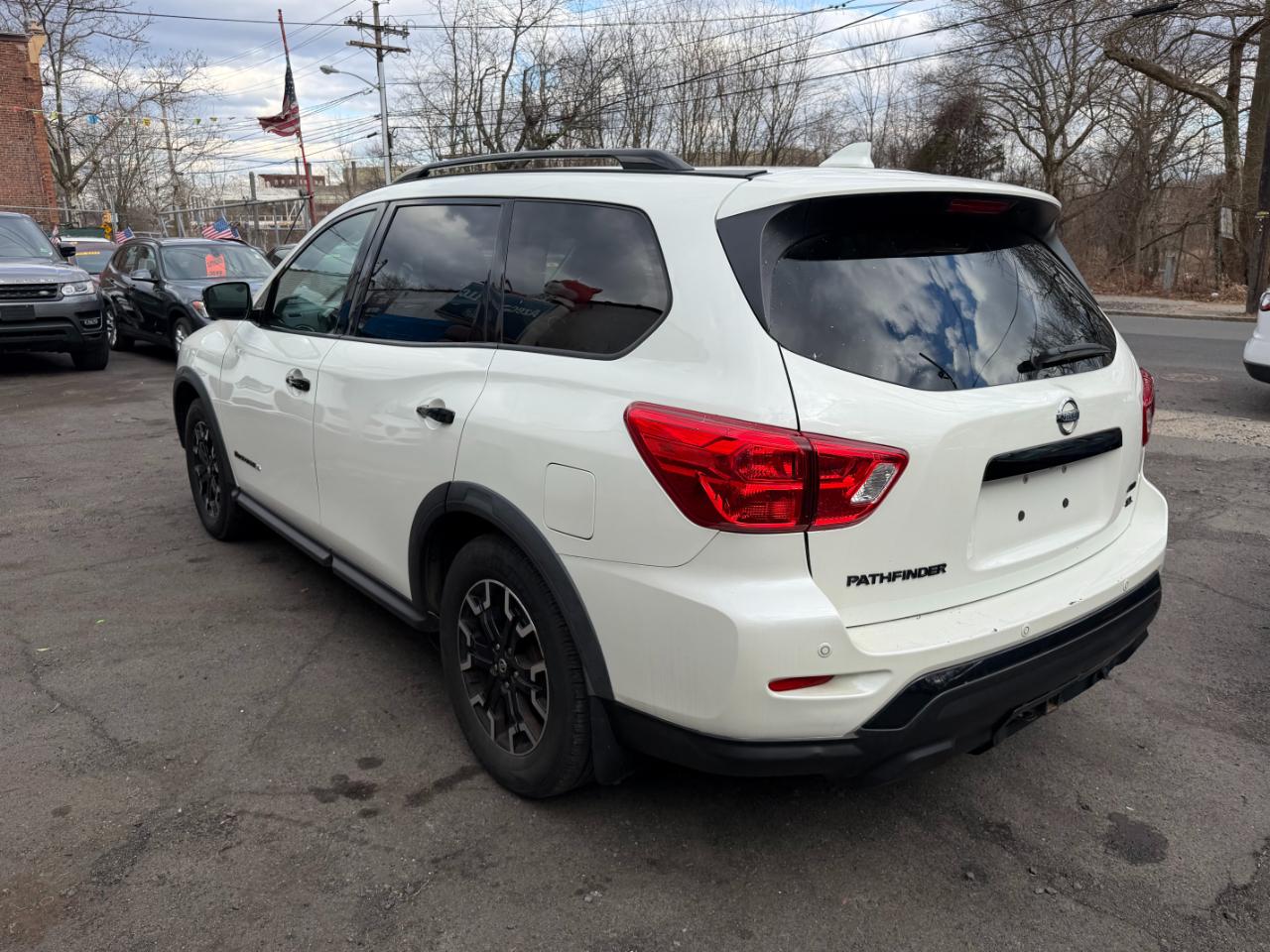 Nissan Pathfinder SL 4WD 2020