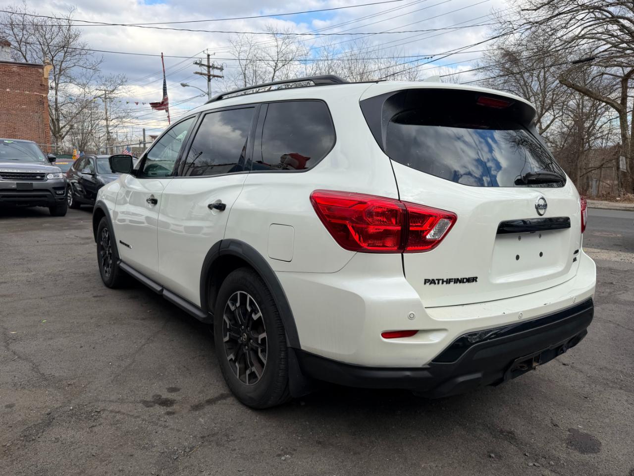 Nissan Pathfinder SL 4WD 2020