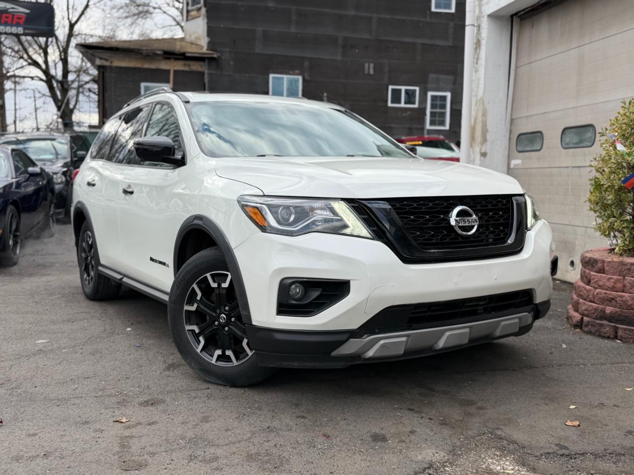 Nissan Pathfinder SL 4WD 2020