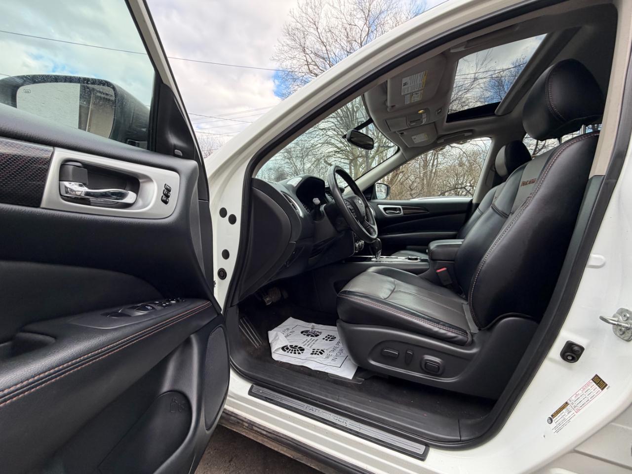 Nissan Pathfinder SL 4WD 2020