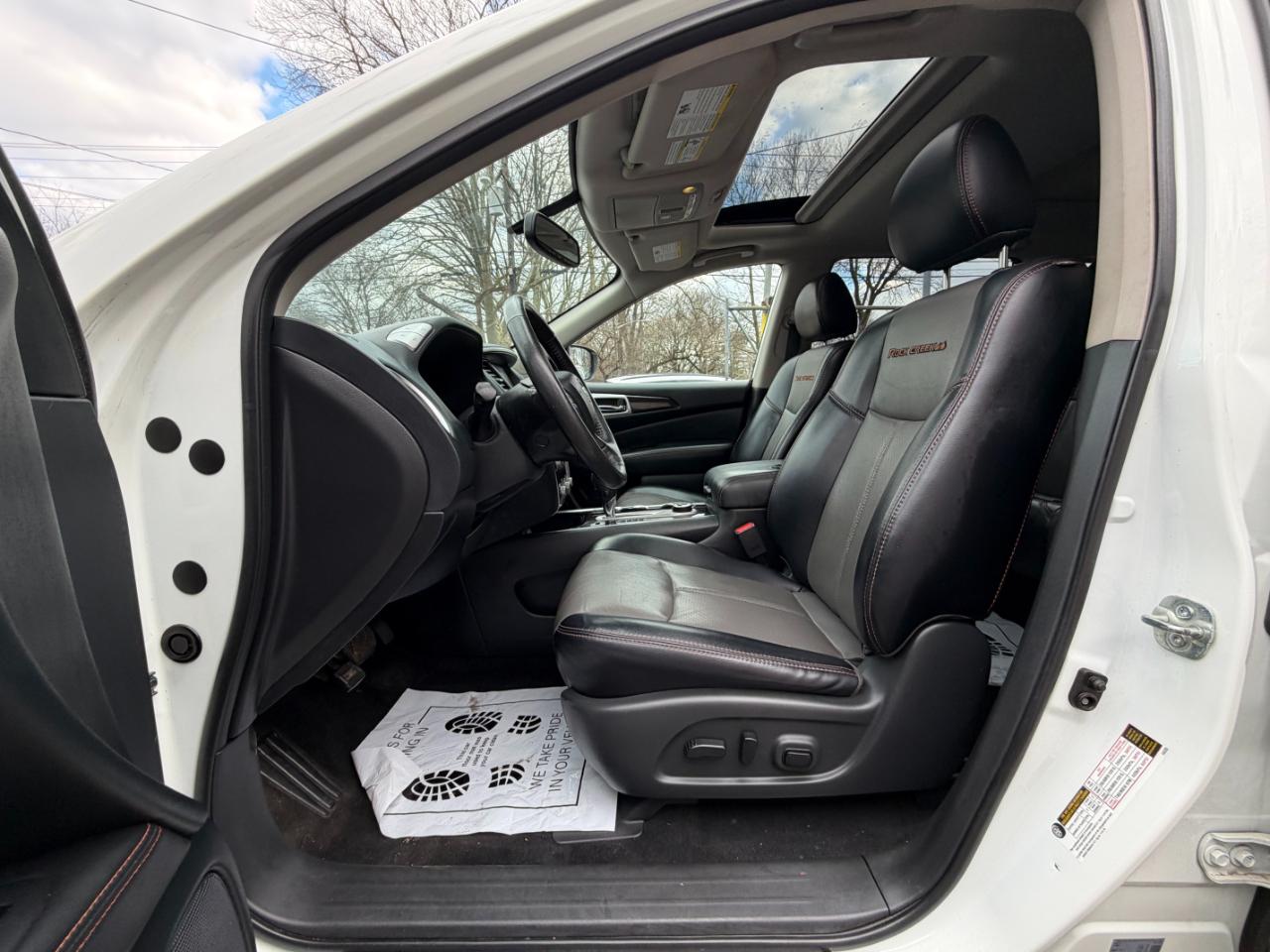 Nissan Pathfinder SL 4WD 2020