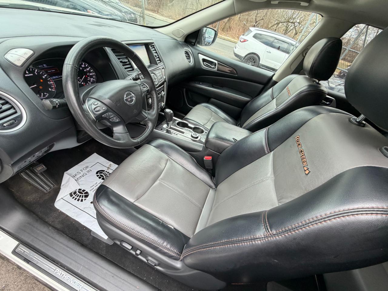 Nissan Pathfinder SL 4WD 2020