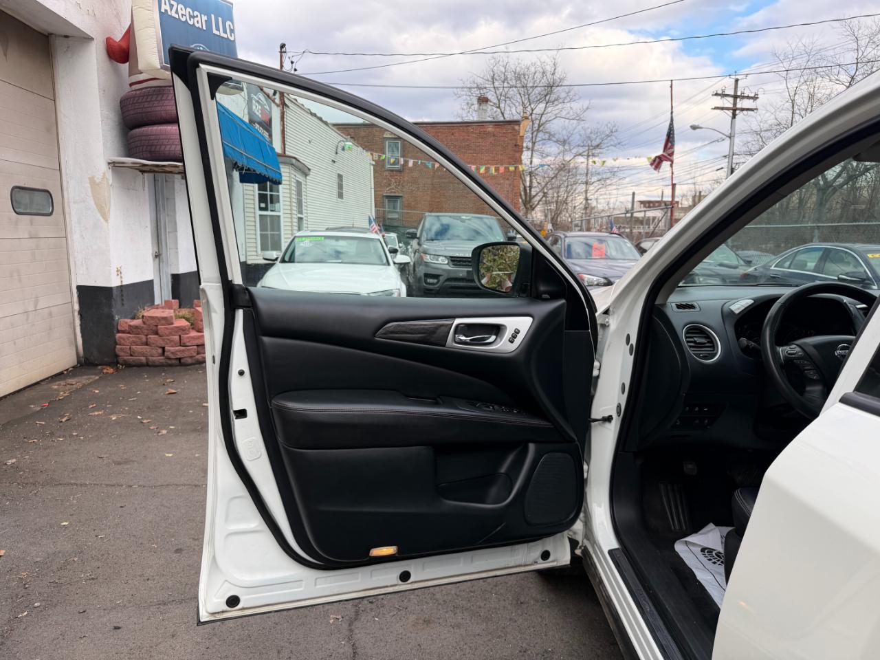 Nissan Pathfinder SL 4WD 2020