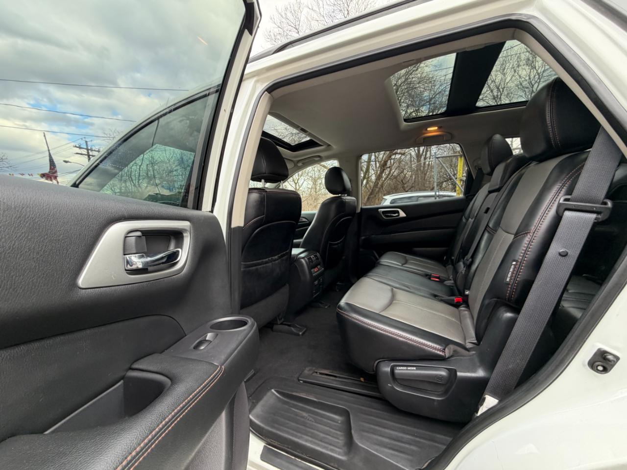 Nissan Pathfinder SL 4WD 2020