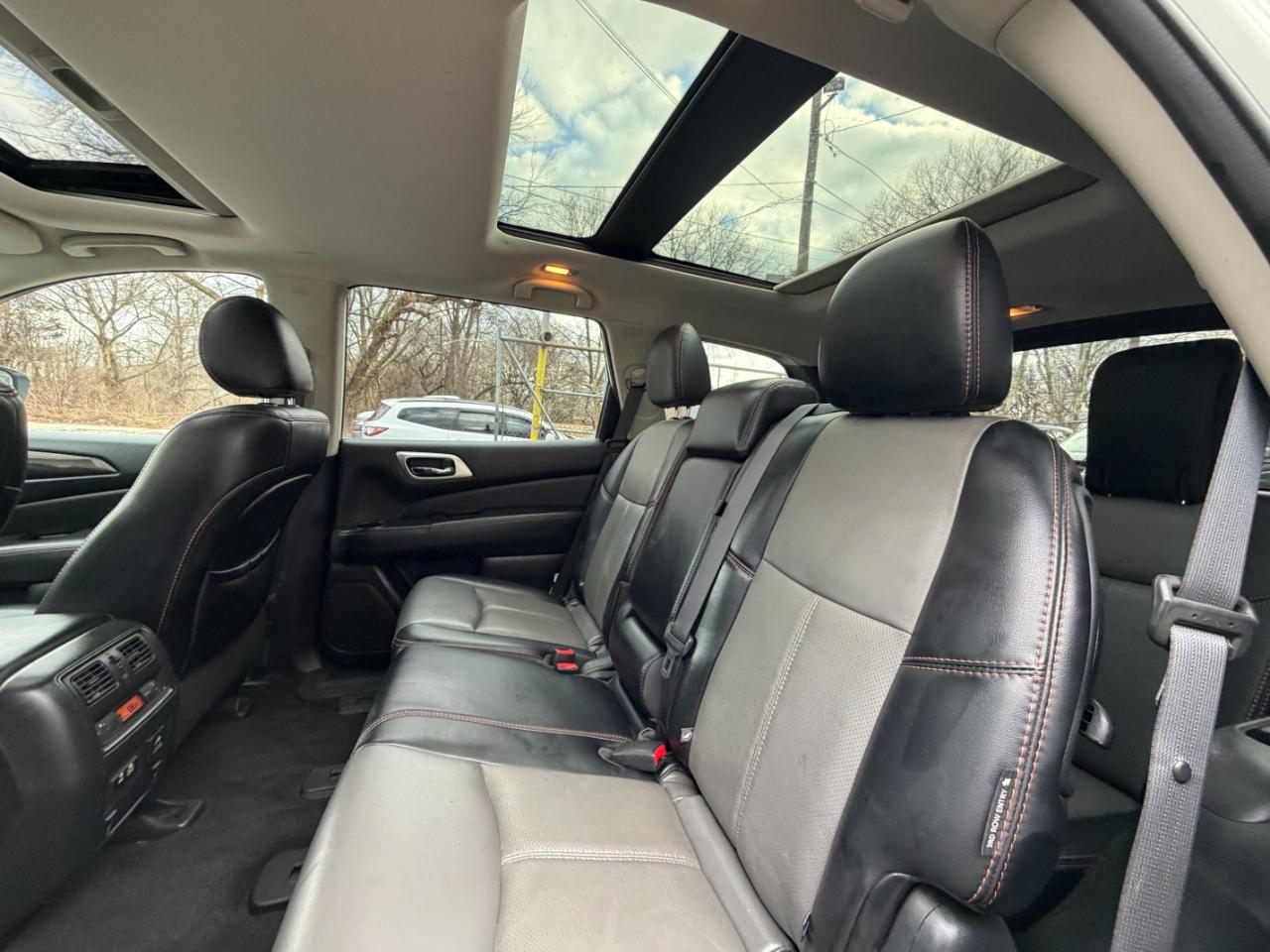 Nissan Pathfinder SL 4WD 2020