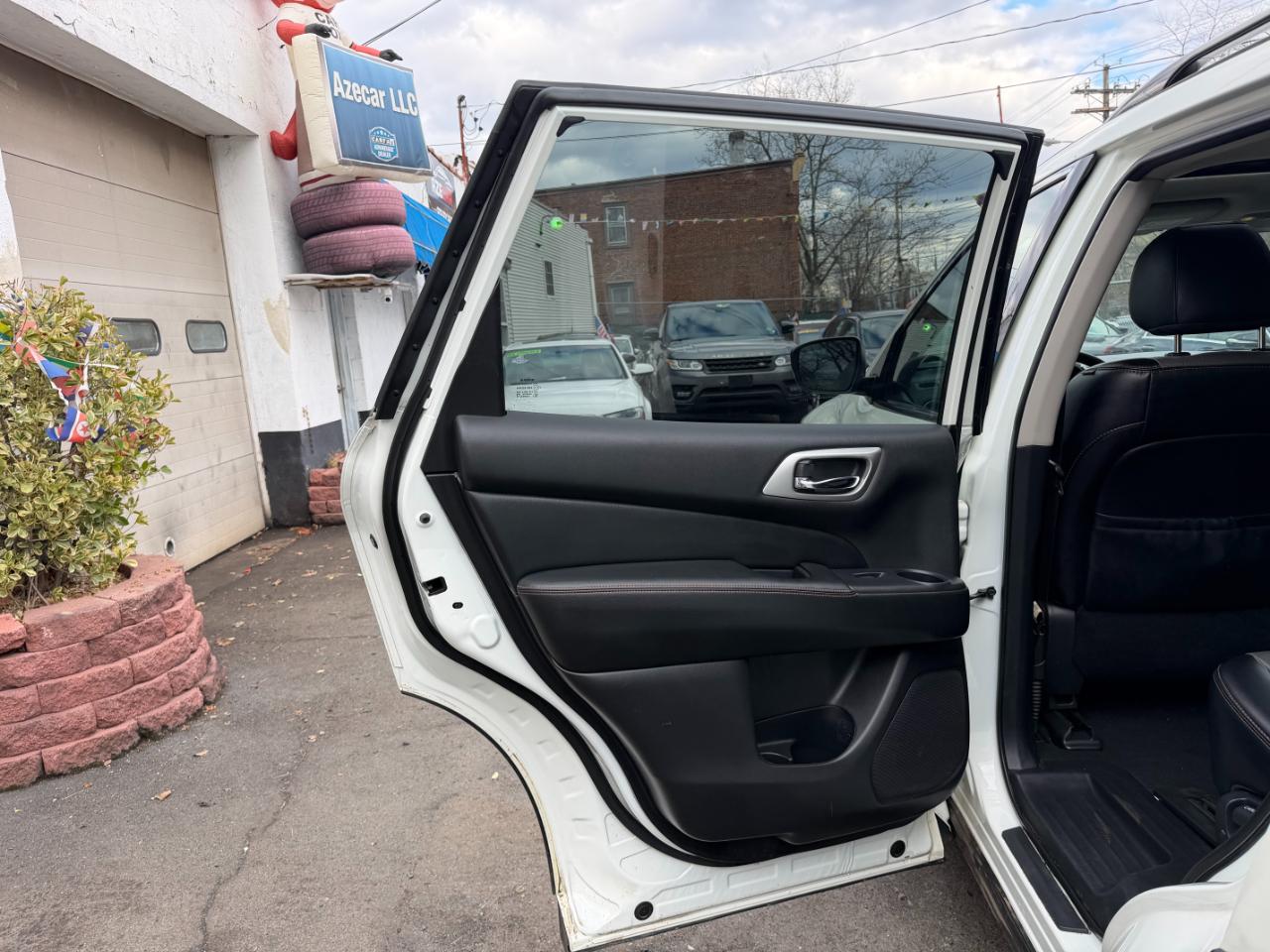 Nissan Pathfinder SL 4WD 2020