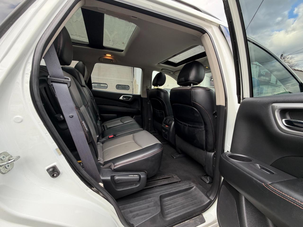 Nissan Pathfinder SL 4WD 2020