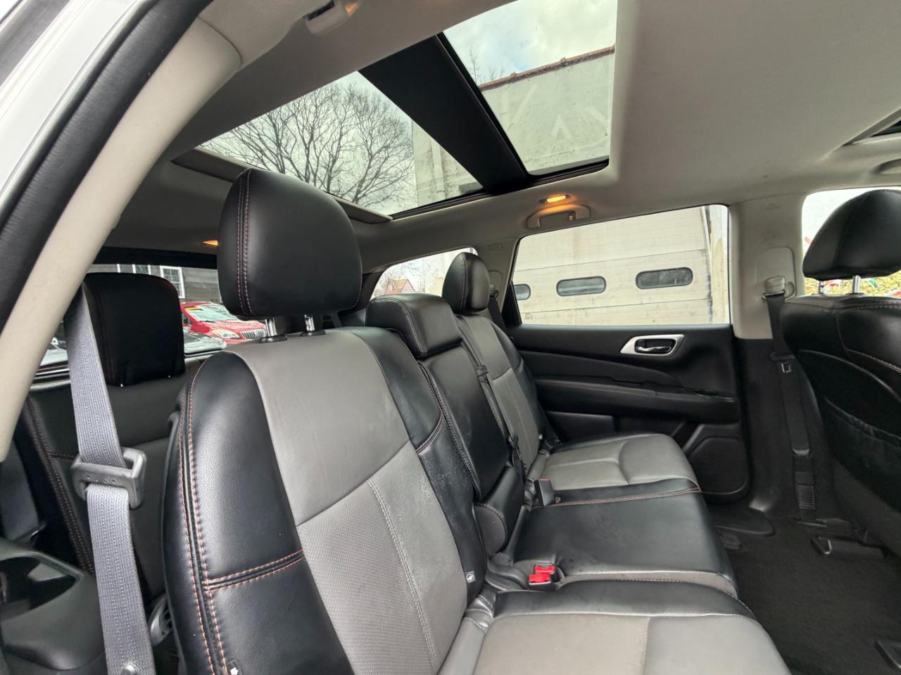 Nissan Pathfinder SL 4WD 2020