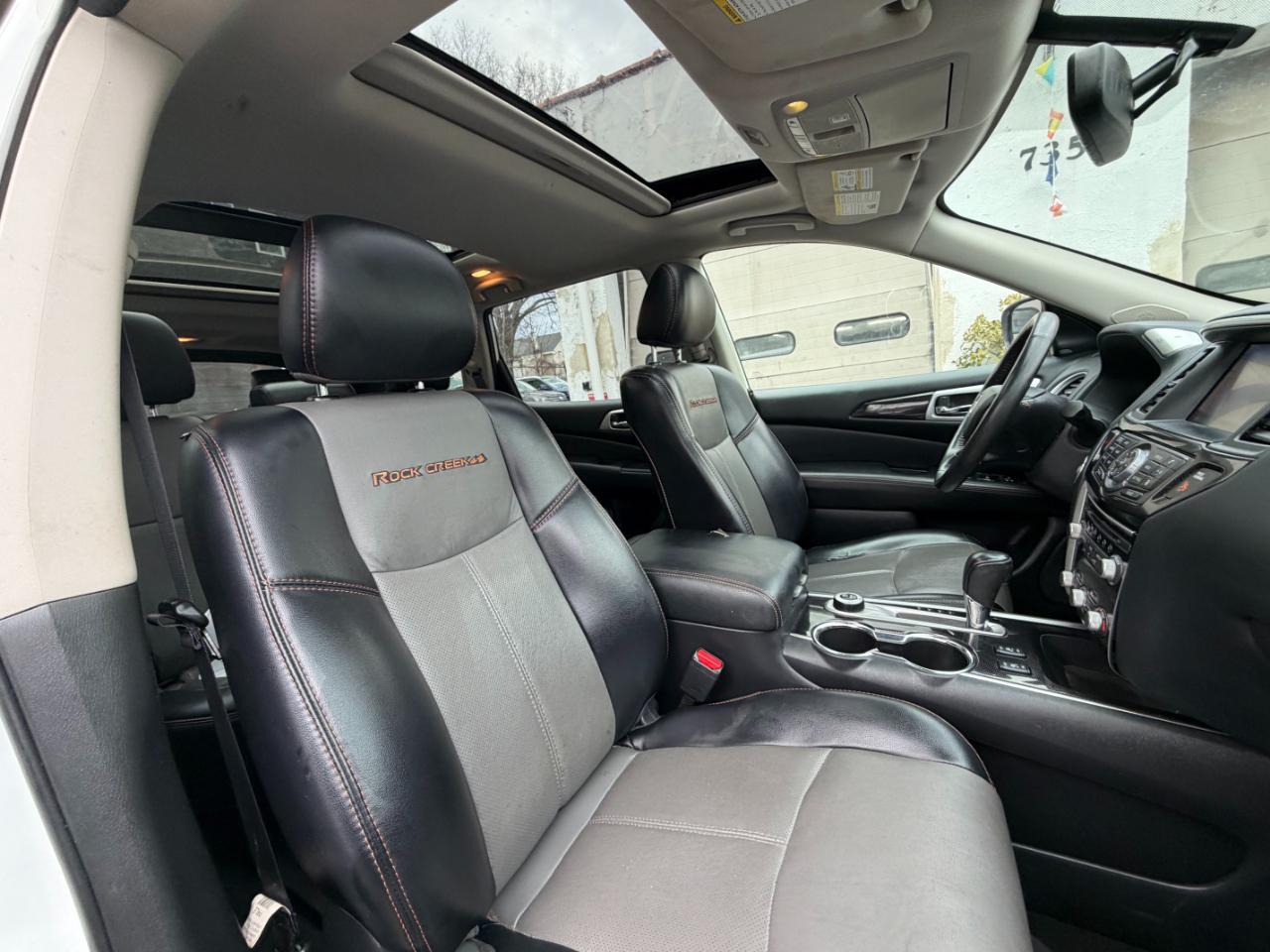 Nissan Pathfinder SL 4WD 2020