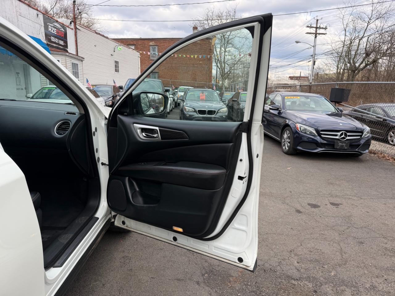Nissan Pathfinder SL 4WD 2020