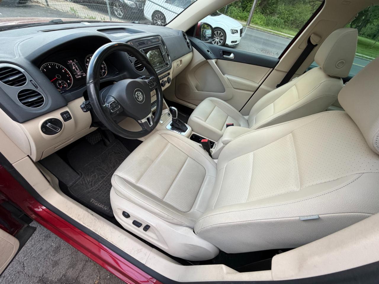 Volkswagen Tiguan SE 2016
