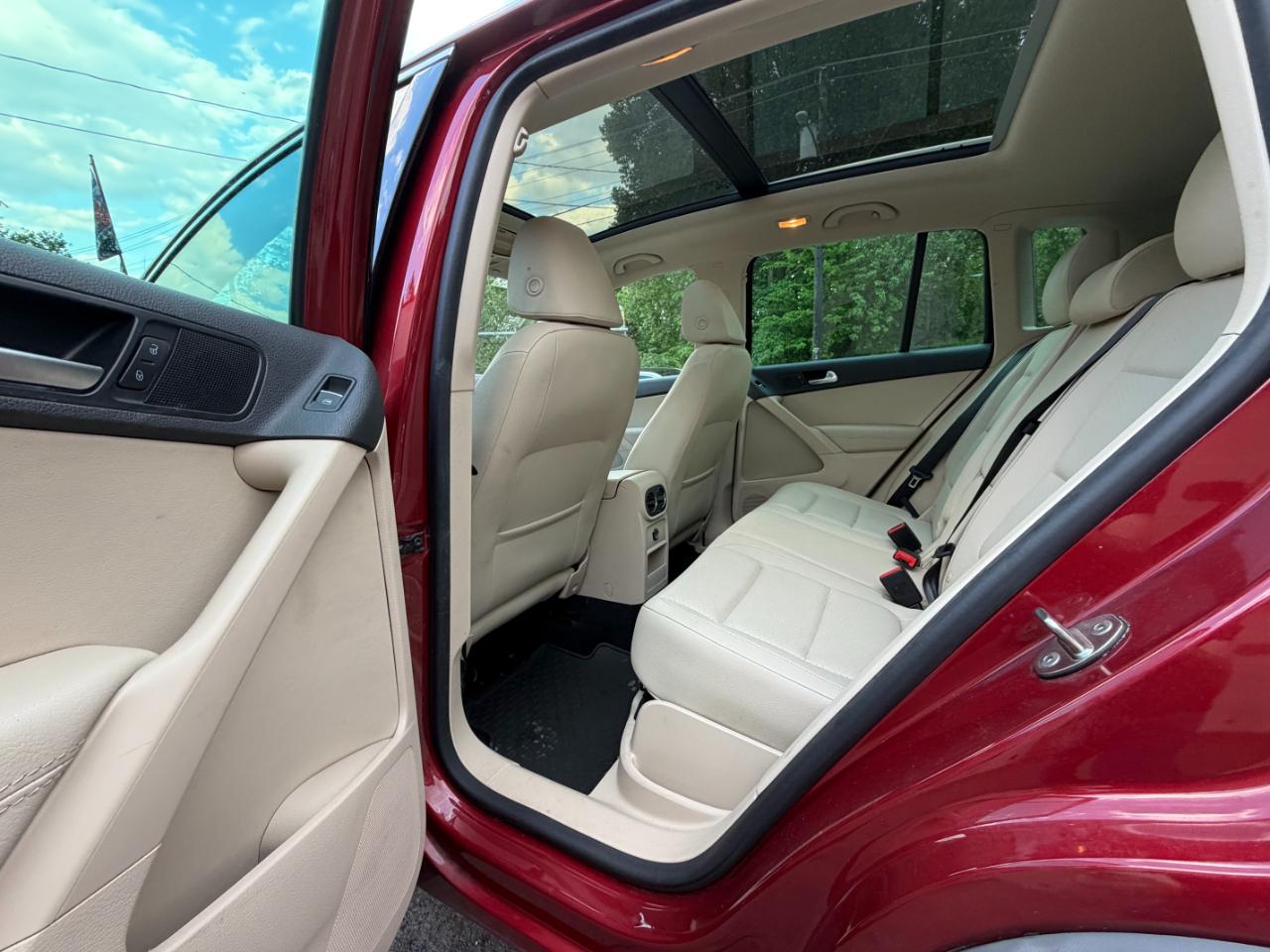 Volkswagen Tiguan SE 2016