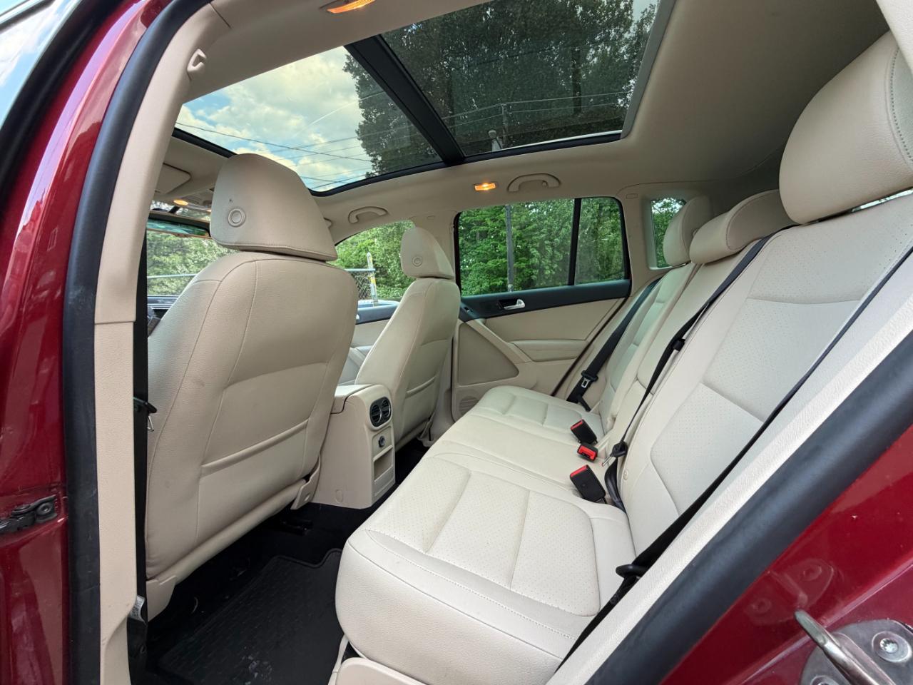 Volkswagen Tiguan SE 2016