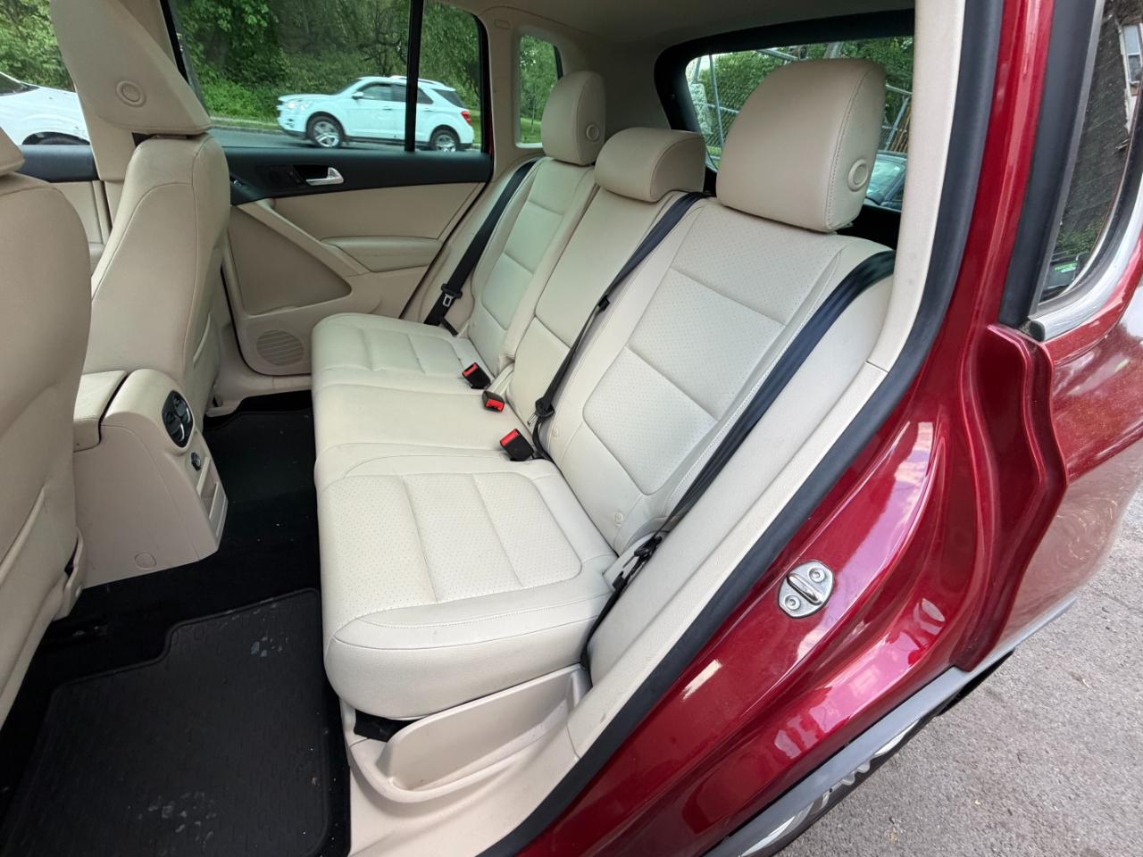 Volkswagen Tiguan SE 2016