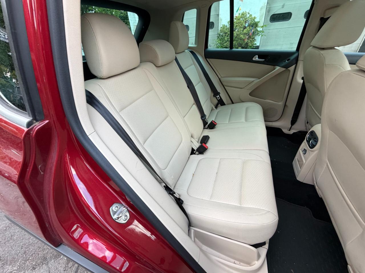 Volkswagen Tiguan SE 2016