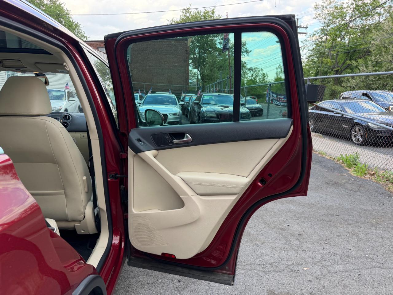 Volkswagen Tiguan SE 2016