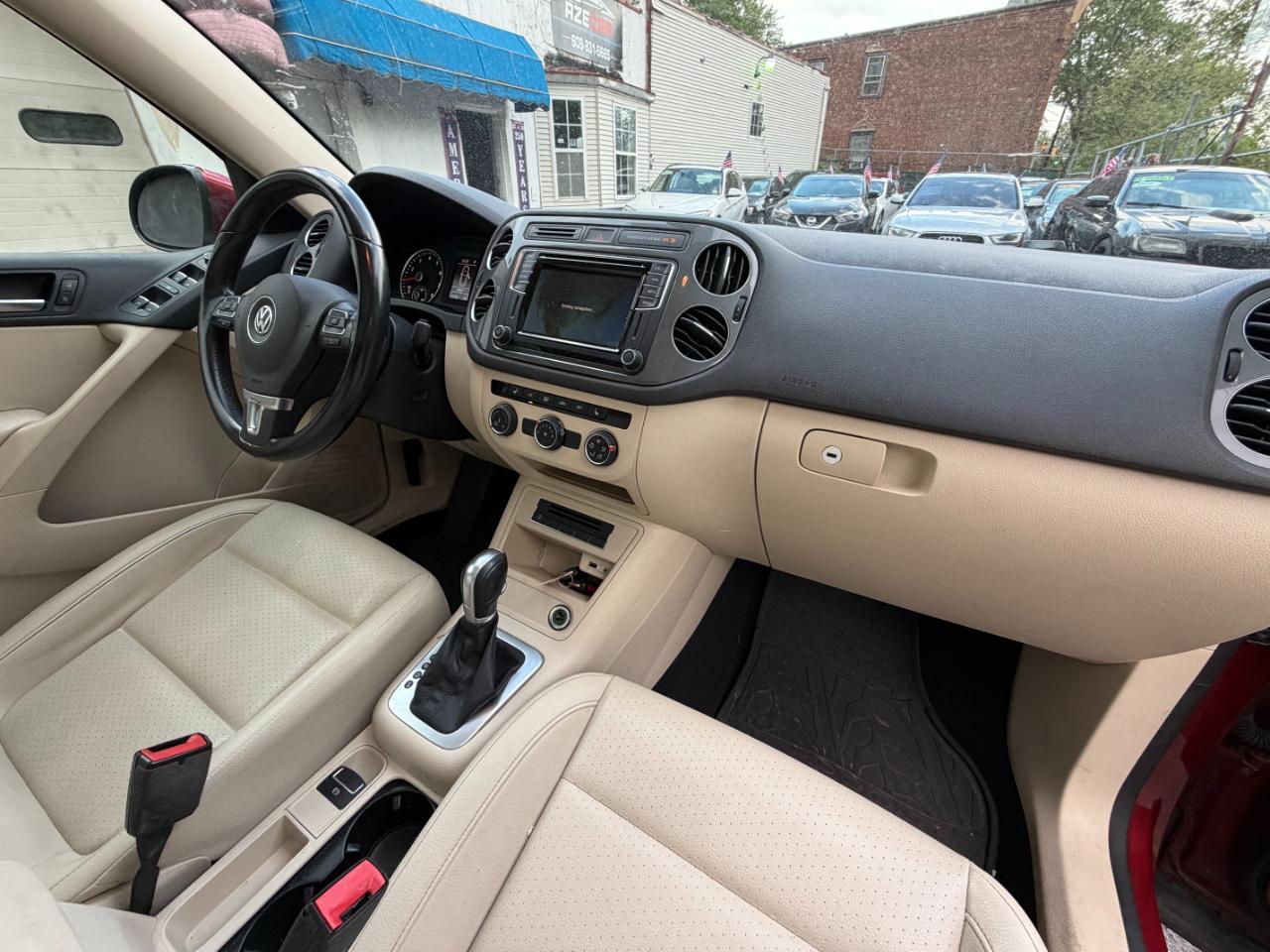 Volkswagen Tiguan SE 2016