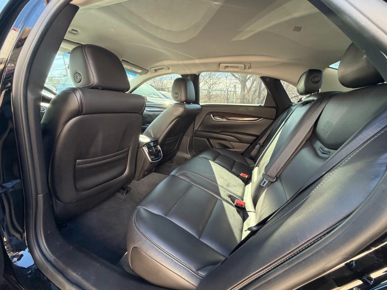 Cadillac XTS Luxury AWD 2015