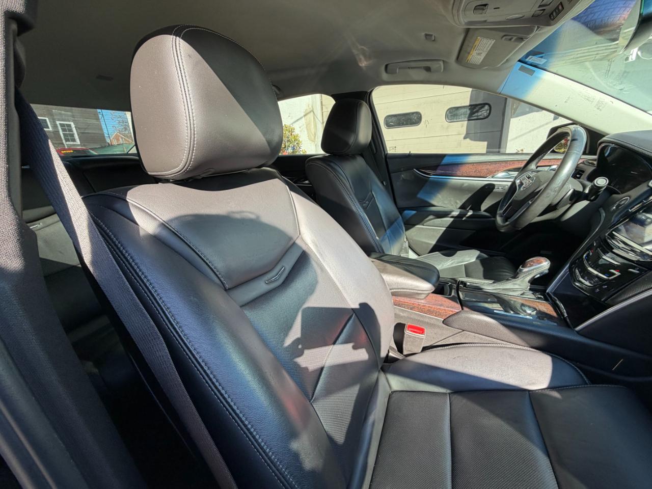 Cadillac XTS Luxury AWD 2015