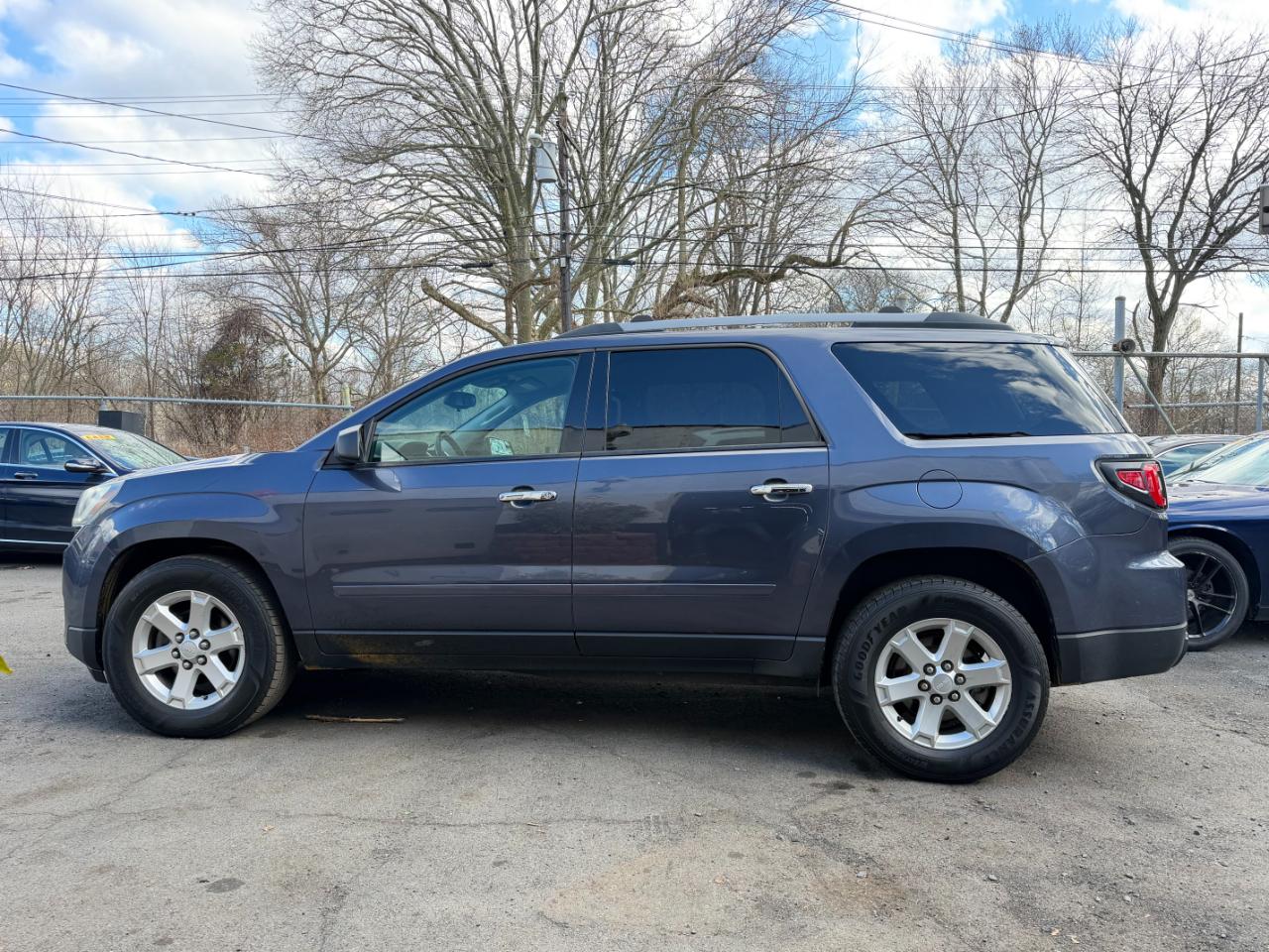 GMC Acadia SLE-1 2013