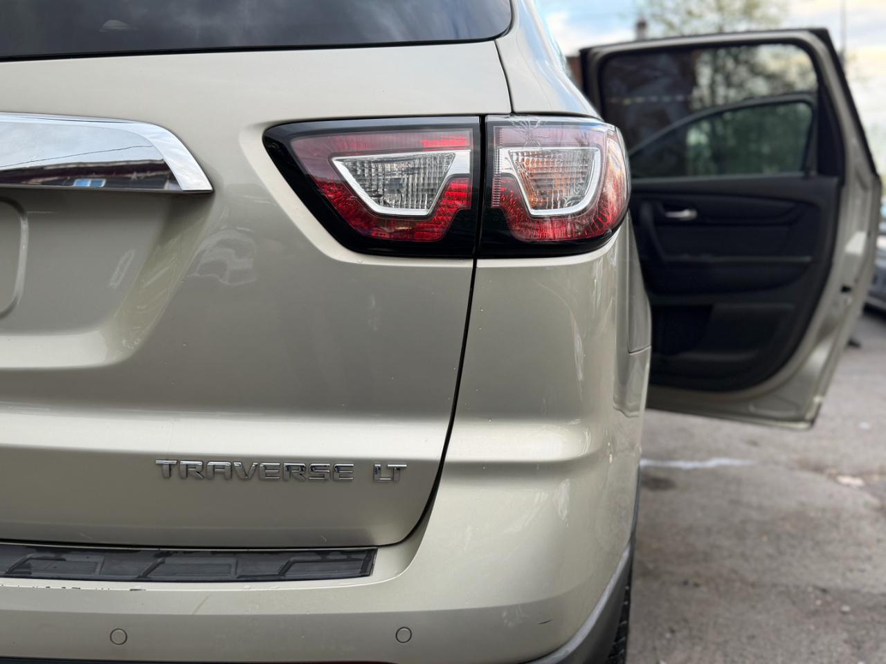 Chevrolet Traverse LT 2014