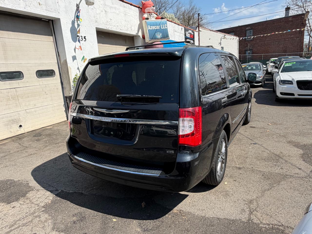 Chrysler Town & Country Touring-L 2014