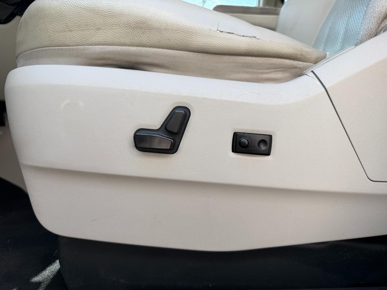 Chrysler Town & Country Touring-L 2014