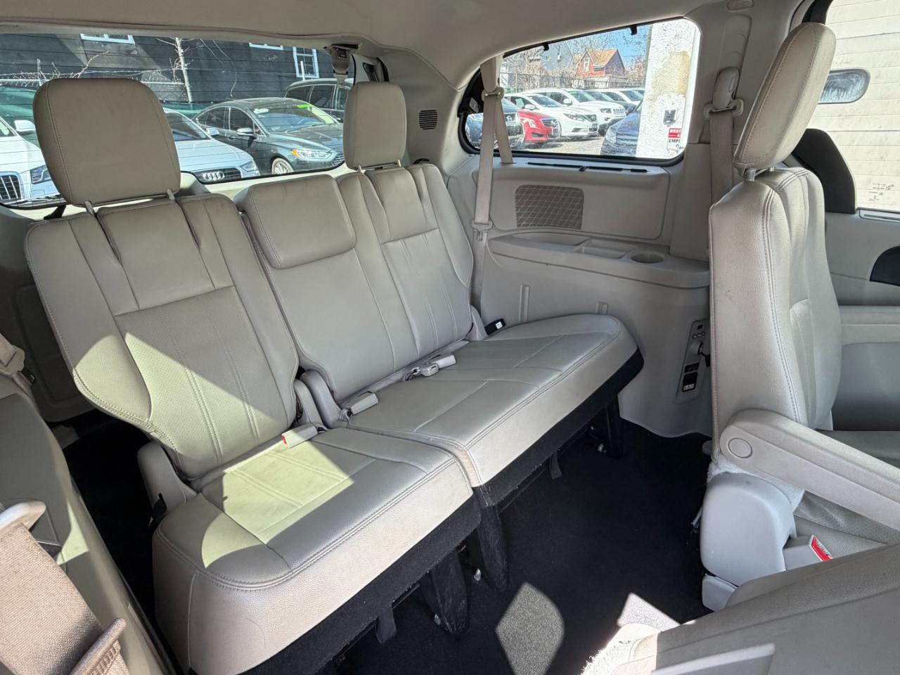 Chrysler Town & Country Touring-L 2014