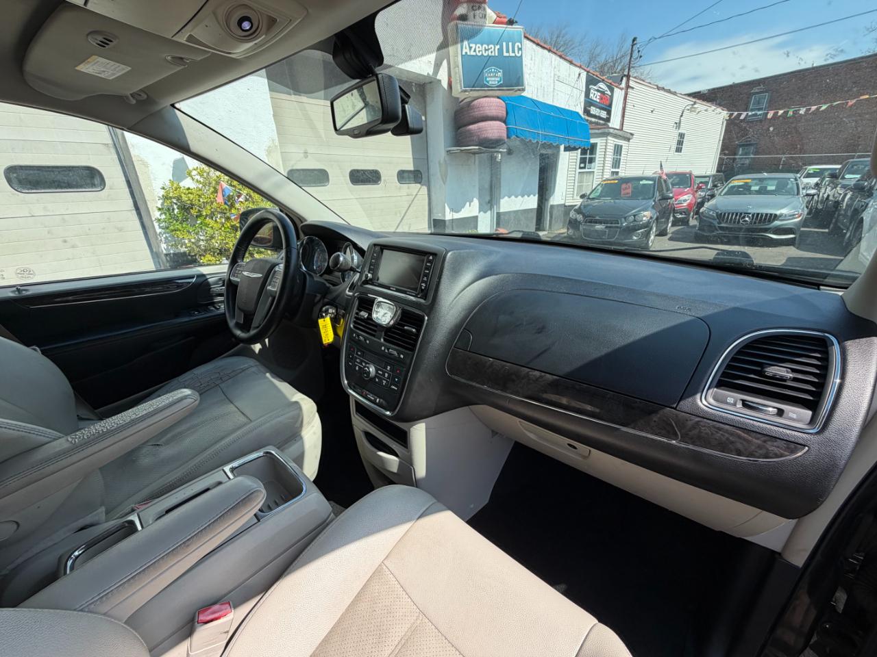 Chrysler Town & Country Touring-L 2014