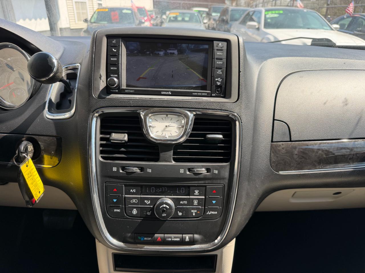 Chrysler Town & Country Touring-L 2014