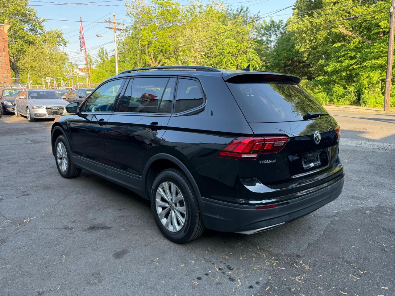 Volkswagen Tiguan S 2020