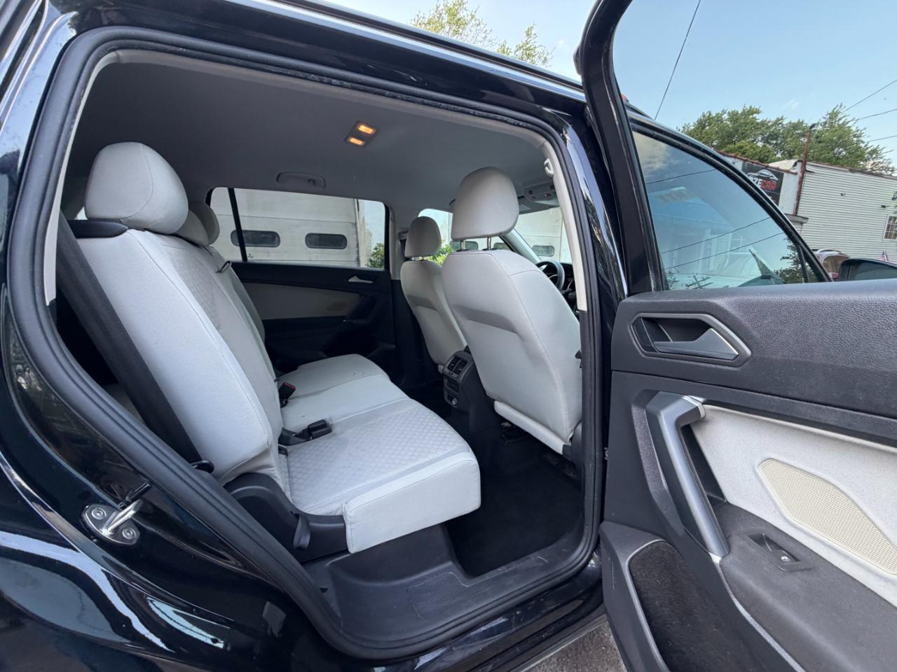 Volkswagen Tiguan S 2020