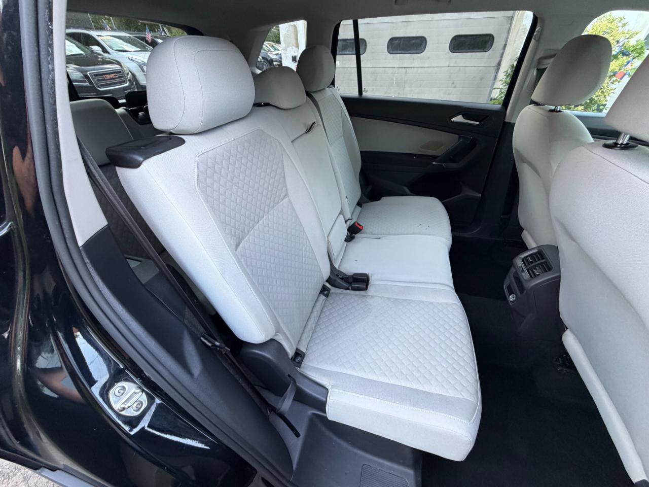 Volkswagen Tiguan S 2020