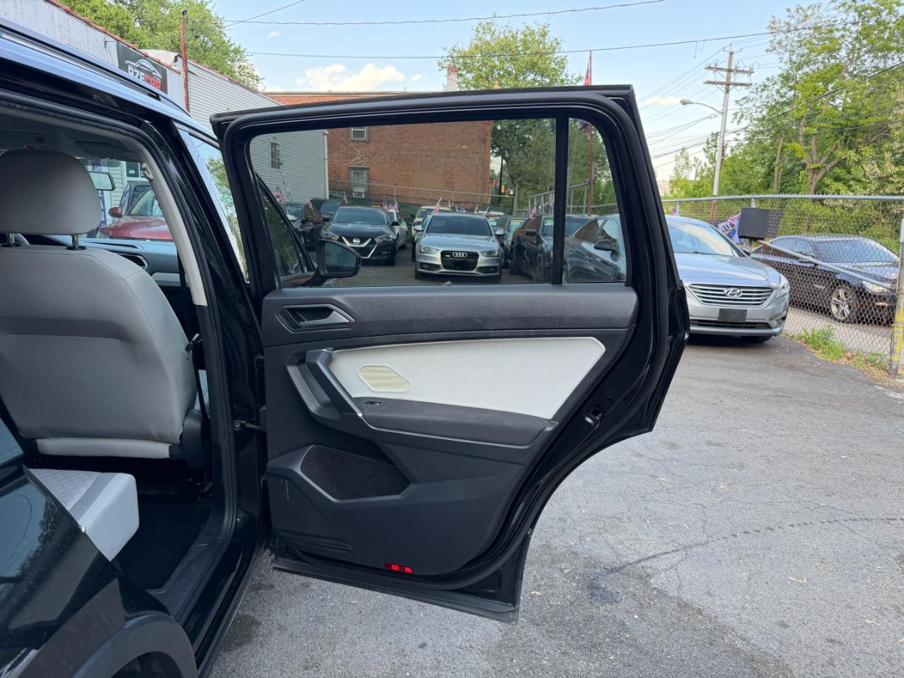 Volkswagen Tiguan S 2020