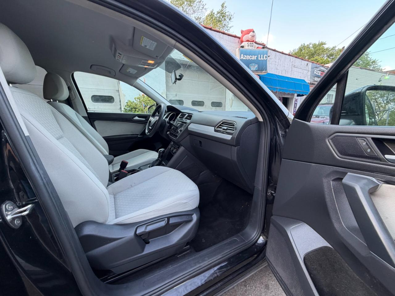 Volkswagen Tiguan S 2020