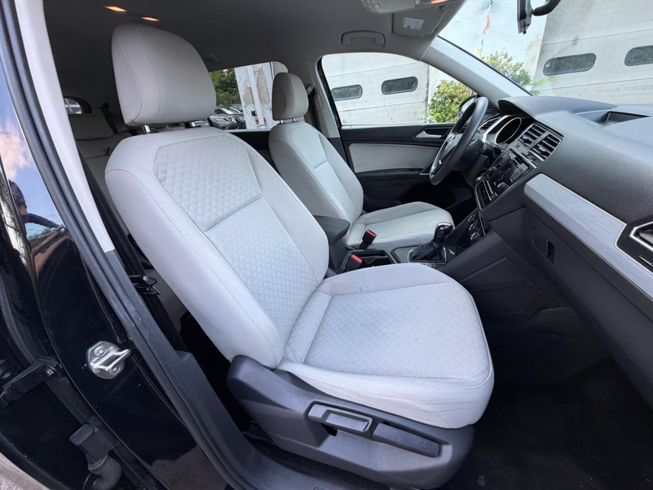 Volkswagen Tiguan S 2020