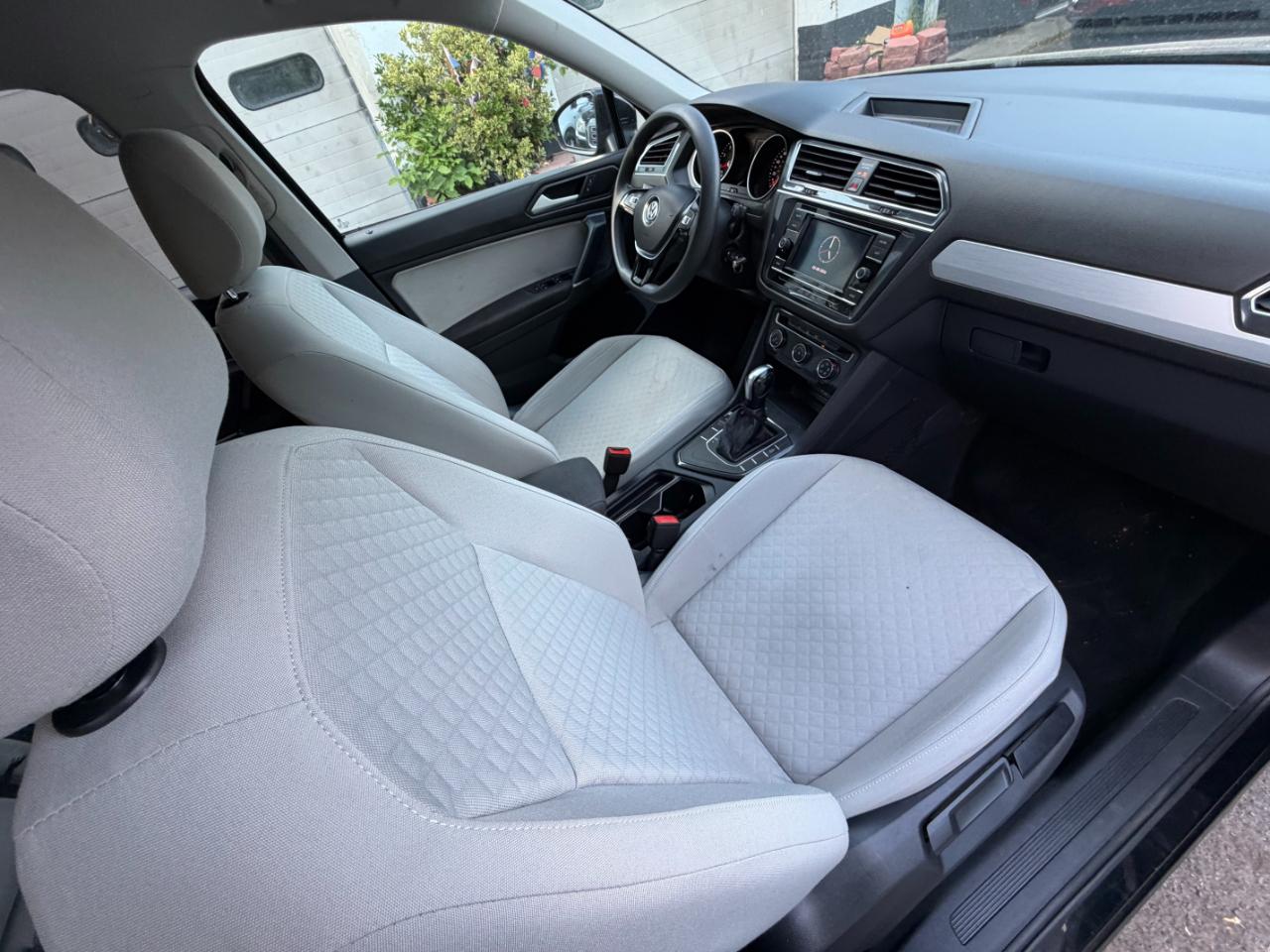 Volkswagen Tiguan S 2020