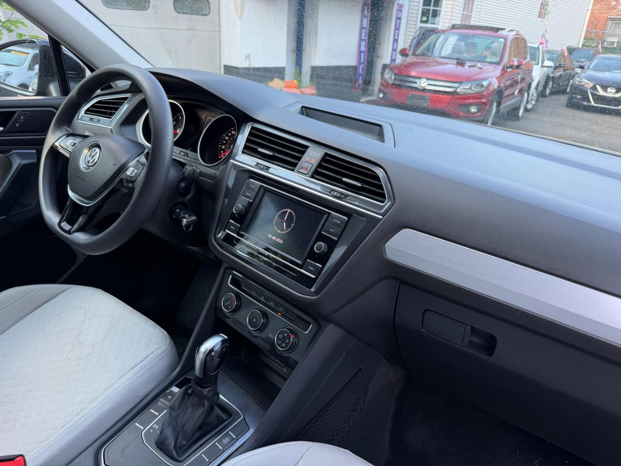 Volkswagen Tiguan S 2020