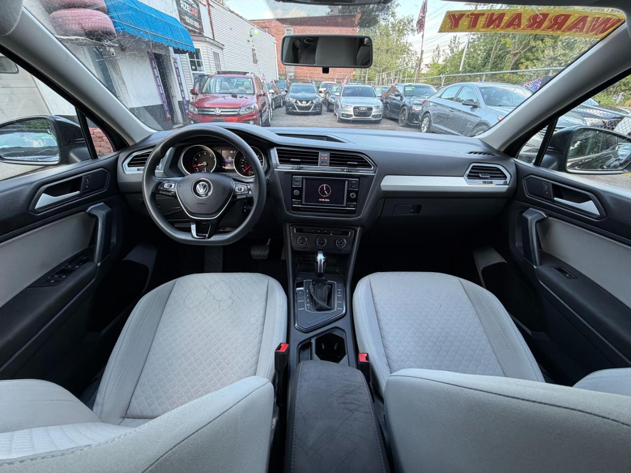 Volkswagen Tiguan S 2020