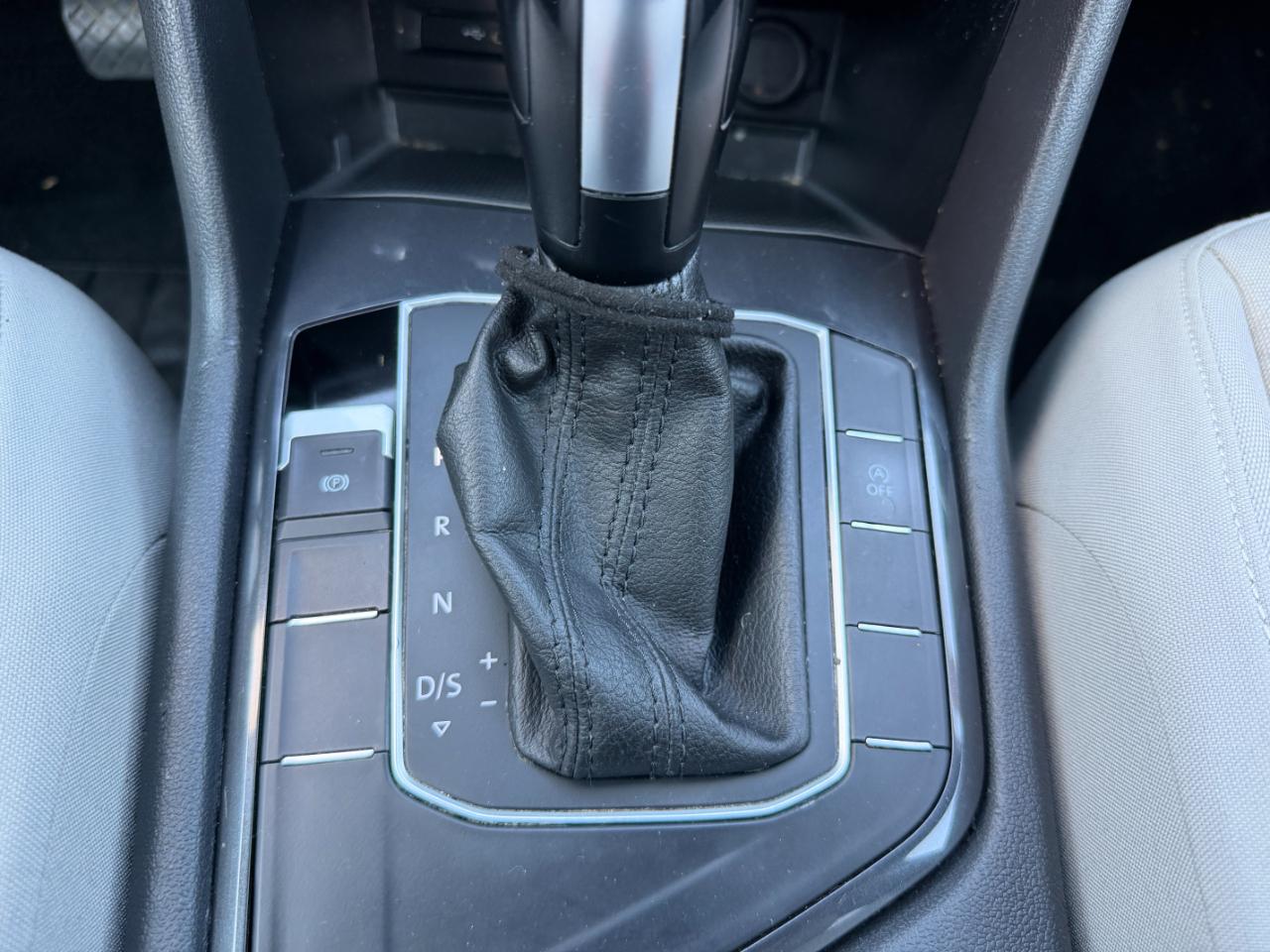 Volkswagen Tiguan S 2020