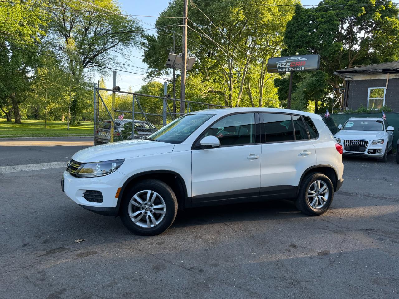 Volkswagen Tiguan S 2013